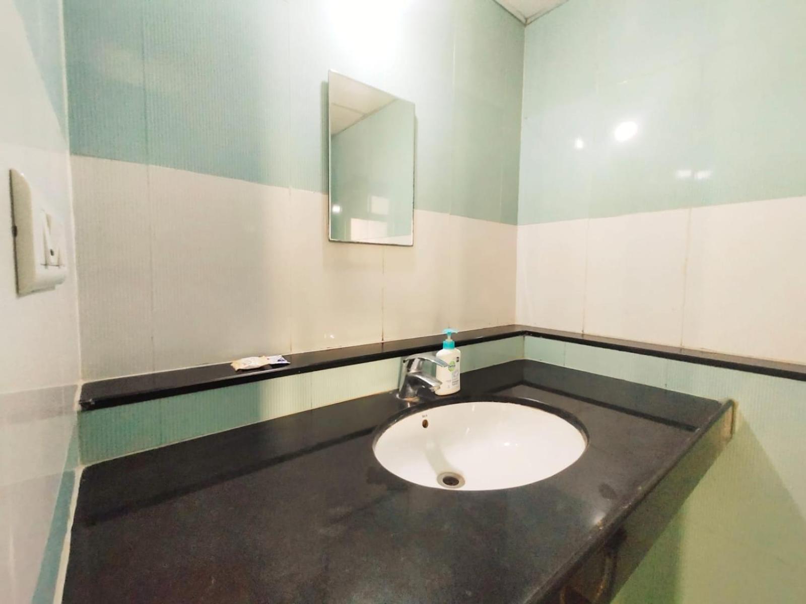Private Rooms In Blue Ridge Hinjawadi Exterior foto